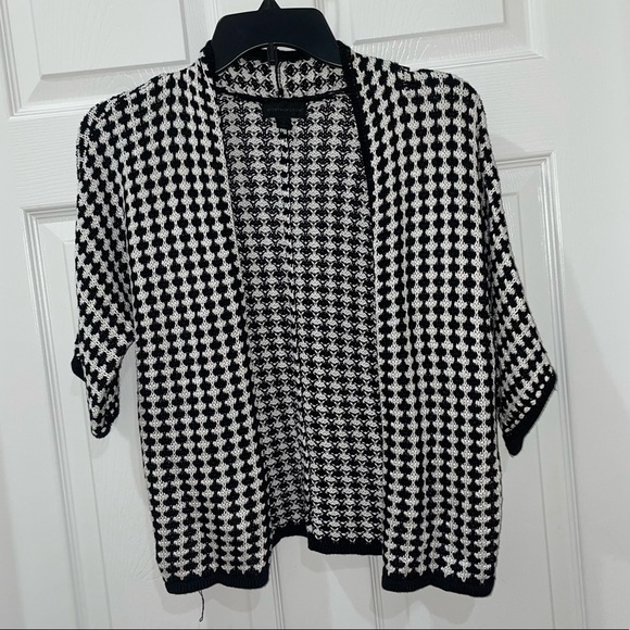 Worthington Sweaters - 💰3 For $25 💰WORTHINGTON short HOUNDSTOOTH Cardigan SZ M​​​